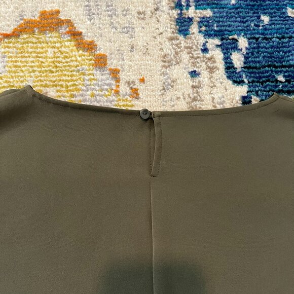 Set of 2 Uniqlo Drape Dolman Short-Sleeve Blouses, Black and Green, size Small - Picture 13 of 16